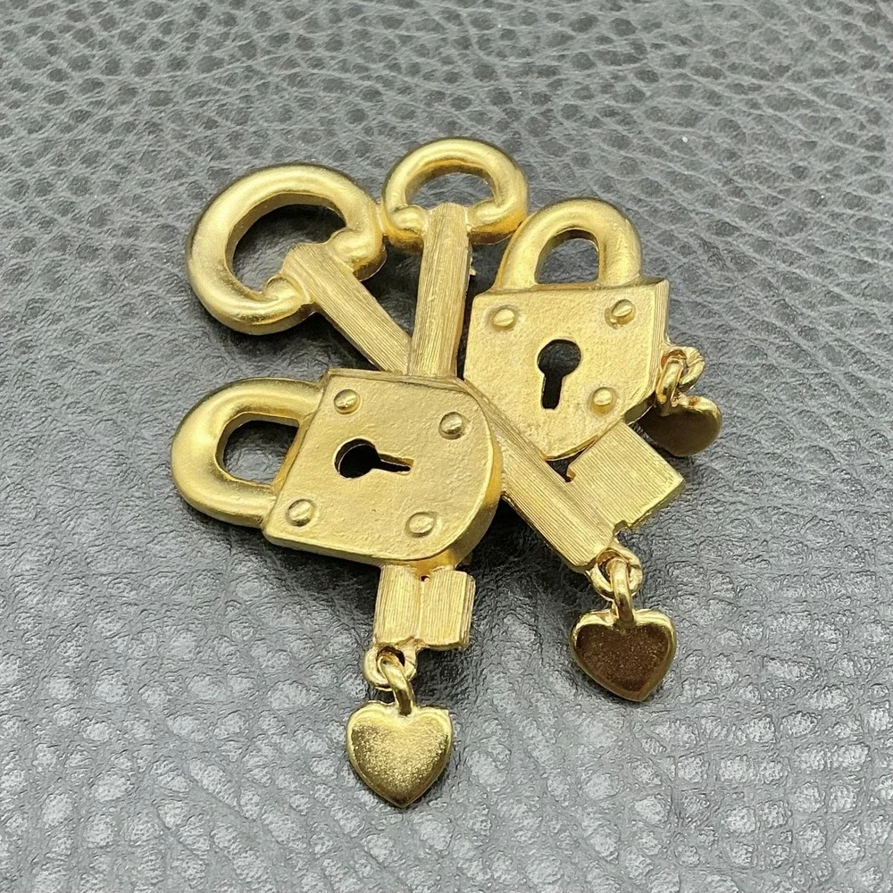 RVP padlock key